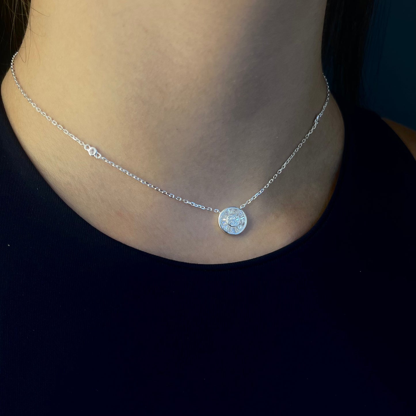 Colar círculo com zircônia