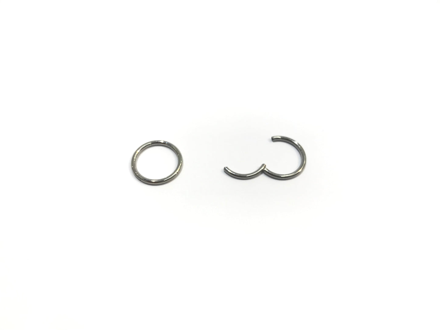 Piercing argola lisa click (Titânio)