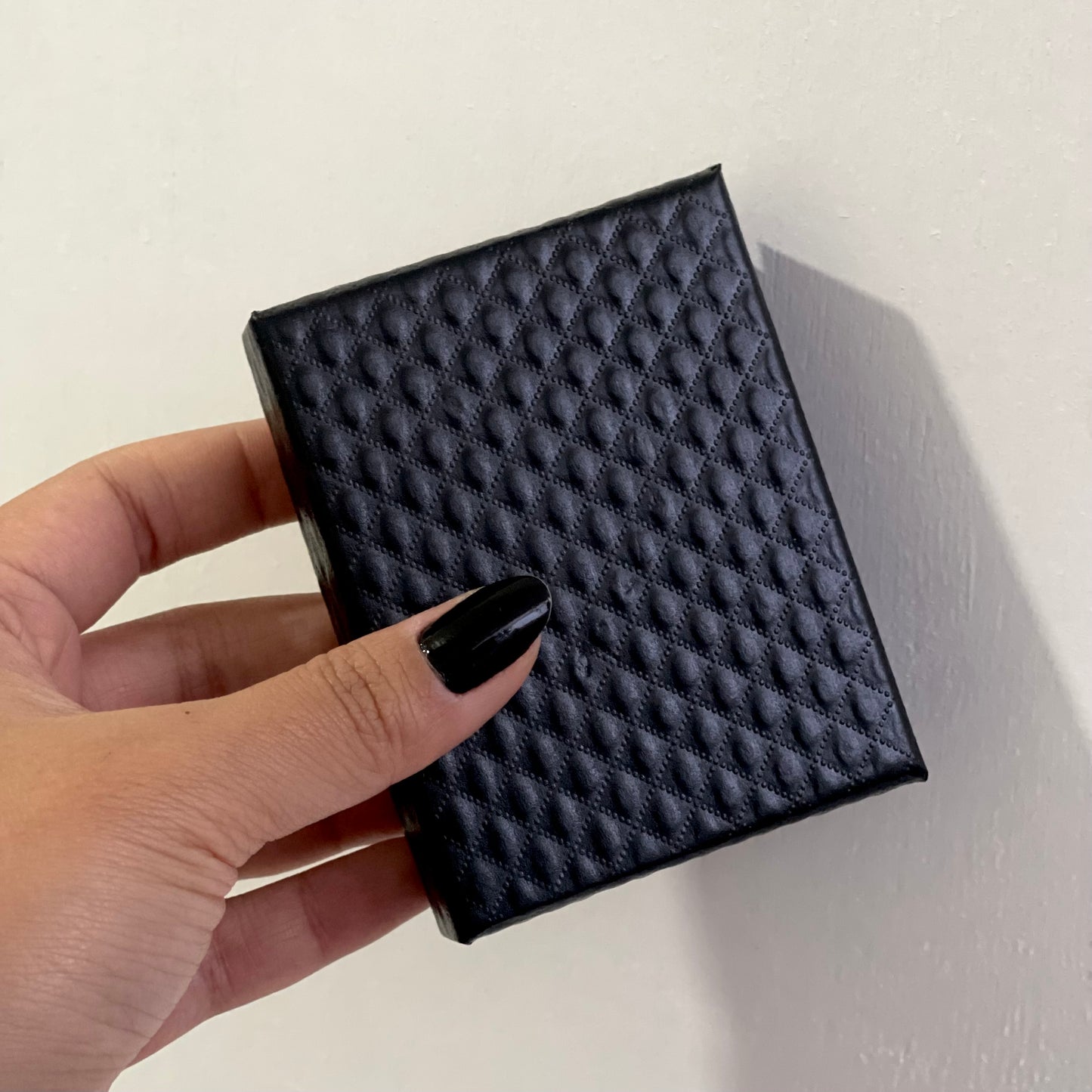 Caixa de Presente para Joias – Acabamento Premium e Interior Multifuncional