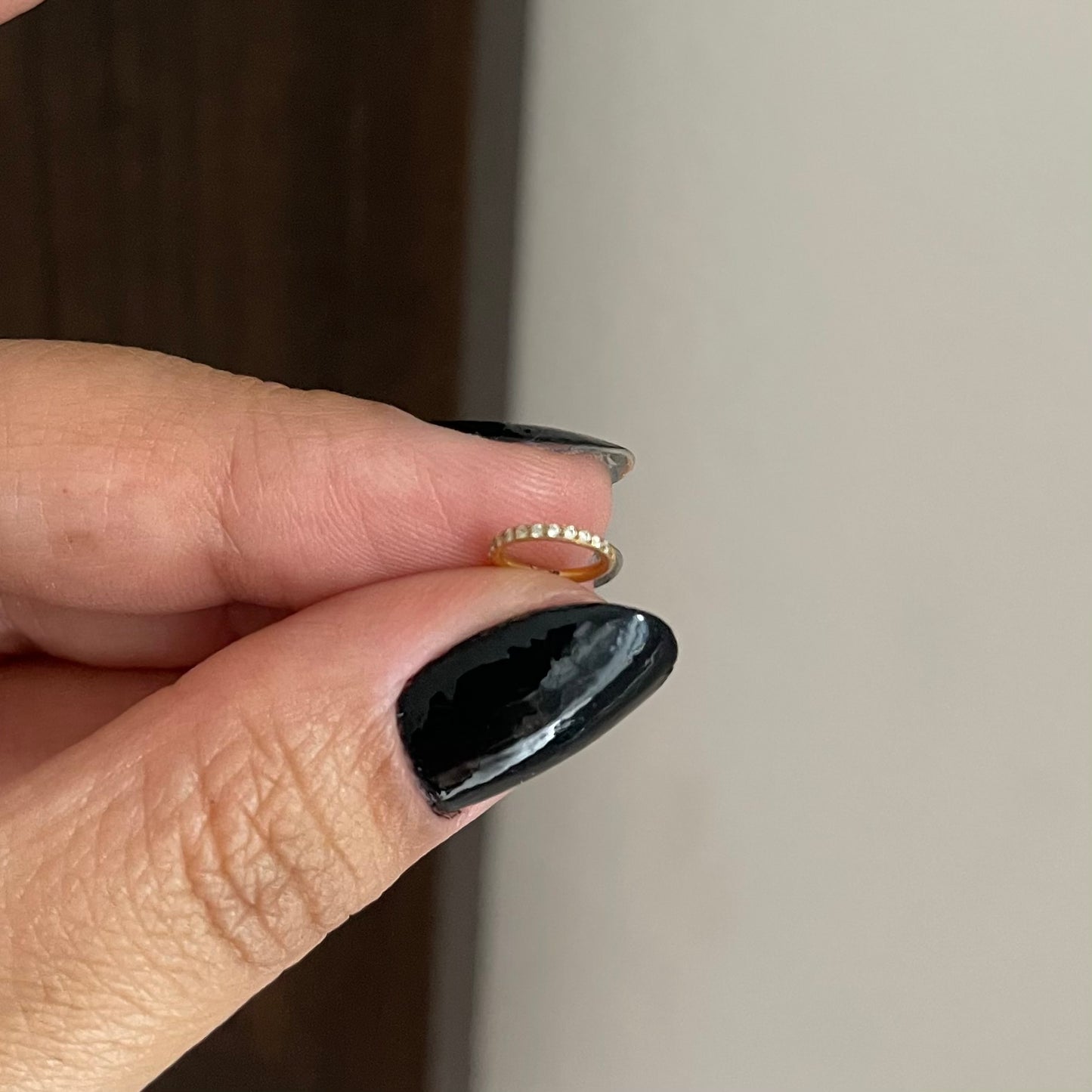 Argolinha segmentada cravejada (PVD GOLD)