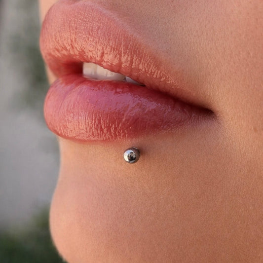 Piercing Labret tradicional (Aço inoxidável)