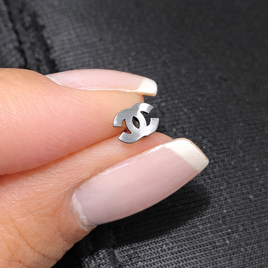 Piercing Chanel (Aço inoxidável)