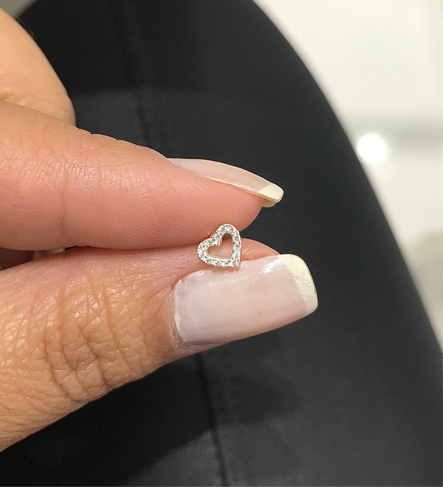 Piercing coração cravejado vazado (Prata 925)
