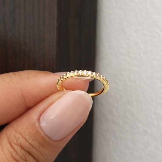 Piercing Argola Cravejada Conch (Banho de Ouro)