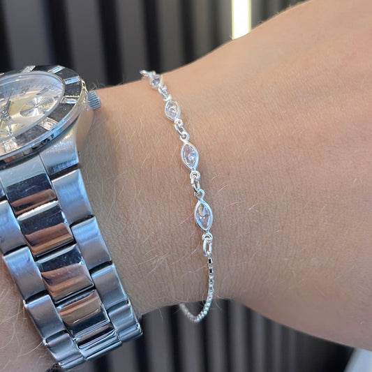 Pulseira com pedras de zircônia