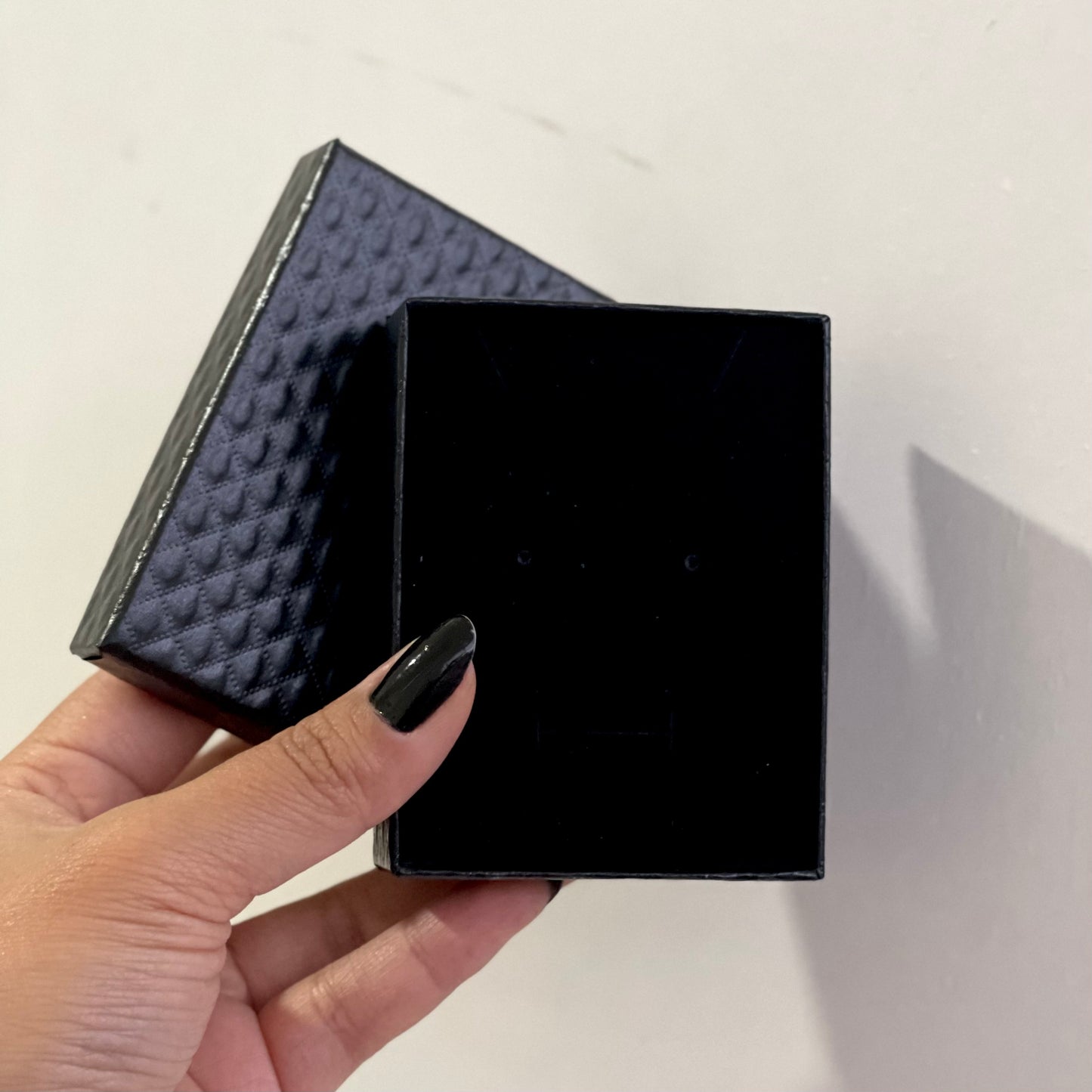 Caixa de Presente para Joias – Acabamento Premium e Interior Multifuncional